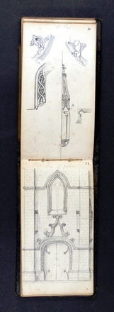 Carnet à croquis ouvert sur une double page sur laquelle sont dessinés des détails de l'église de Saint-Leu-d'Esserent (portail, frise, tympan).