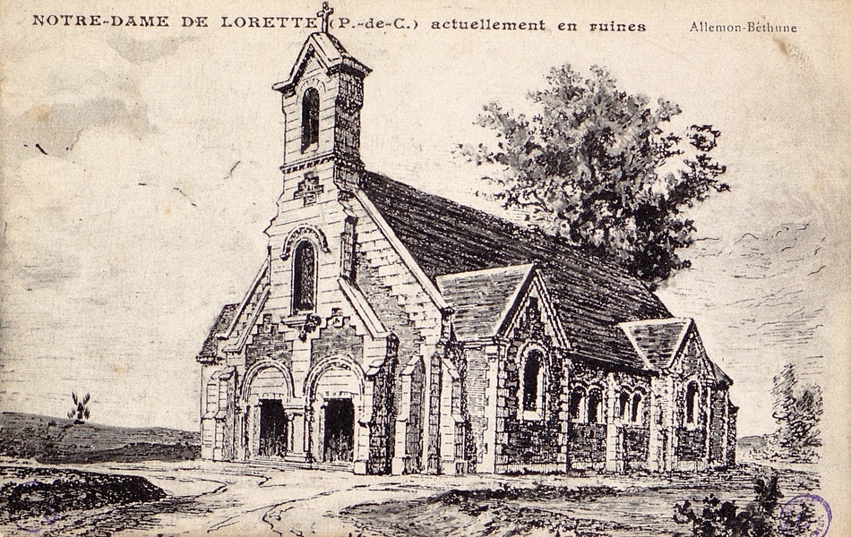 Carte postale noir et blanc montrant une chapelle.