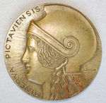 Médaille ronde sur laquelle est gravée la tête d'une femme casquée de profil. Sur le côté, on lit: "Minerva pictaviensis".