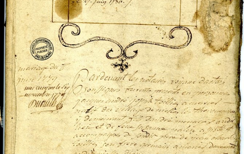 Document manuscrit montrant un rectangle surmonté d'un triangle (terminé par une croix) et de deux globes. À l'intérieur on lit "Dix neufvième registre aux contrats de mariage de l'étude du notaire Cousin commençant le huit juin 1779 et finissant le 27 juin 1780". Le bas du rectangle est décoré d'arabesques et de fleurs