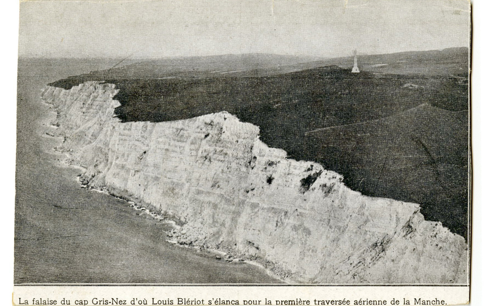 Carte postale en noir et blanc de la falaise du cap Gris-Nez
